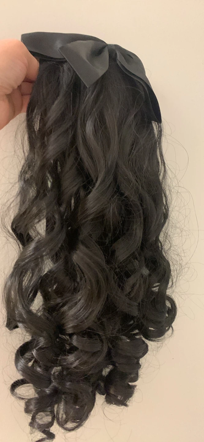 One clip wig