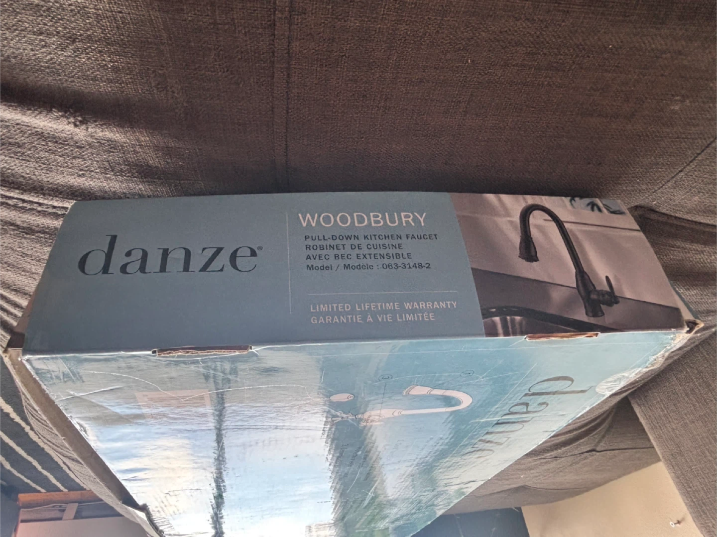 STILL IN BOX! Brand new. Danze Woodbury Pull-Down Kitchen Faucet - photo 5