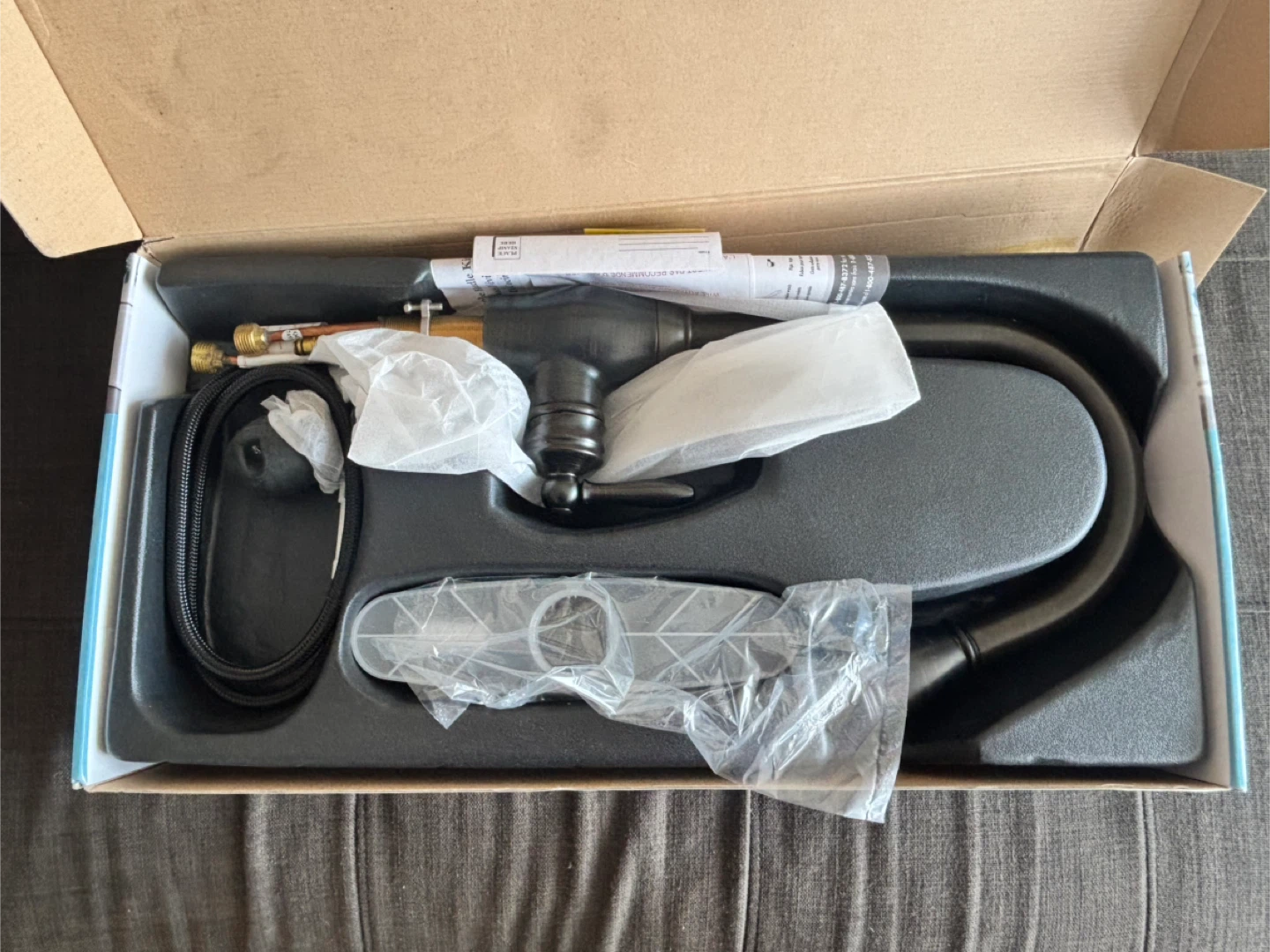 STILL IN BOX! Brand new. Danze Woodbury Pull-Down Kitchen Faucet - photo 2