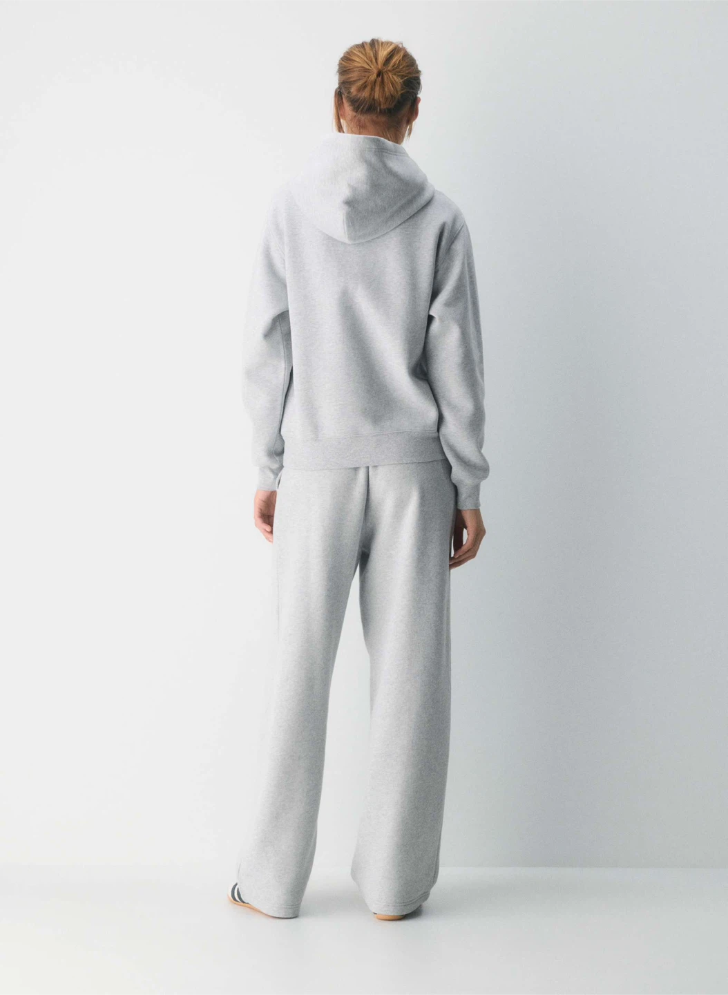 Aritzia Grey Hoodie - photo 4