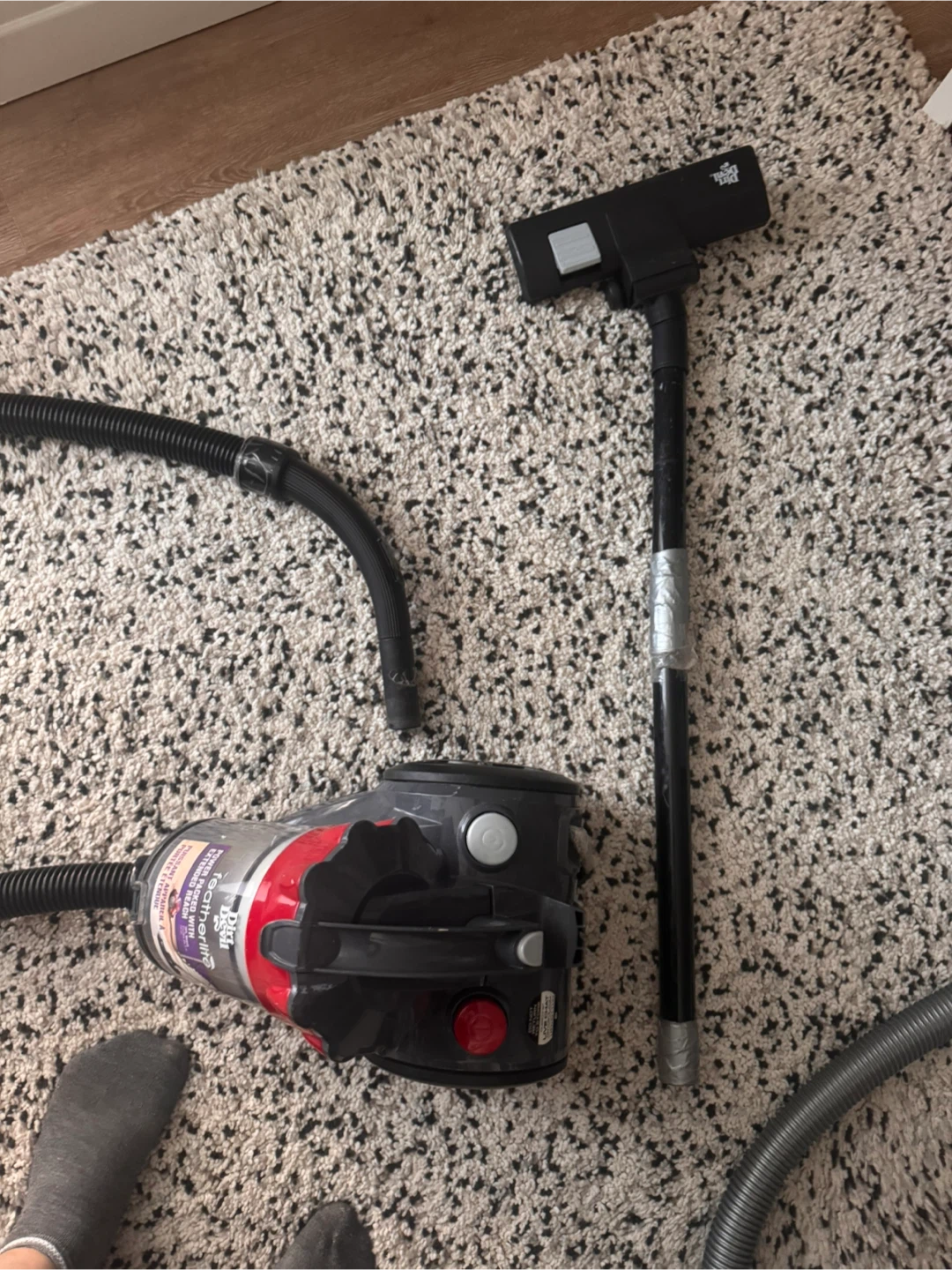 Dirt Devil Featherlite Bagless Vacuum Cleaner - photo 2