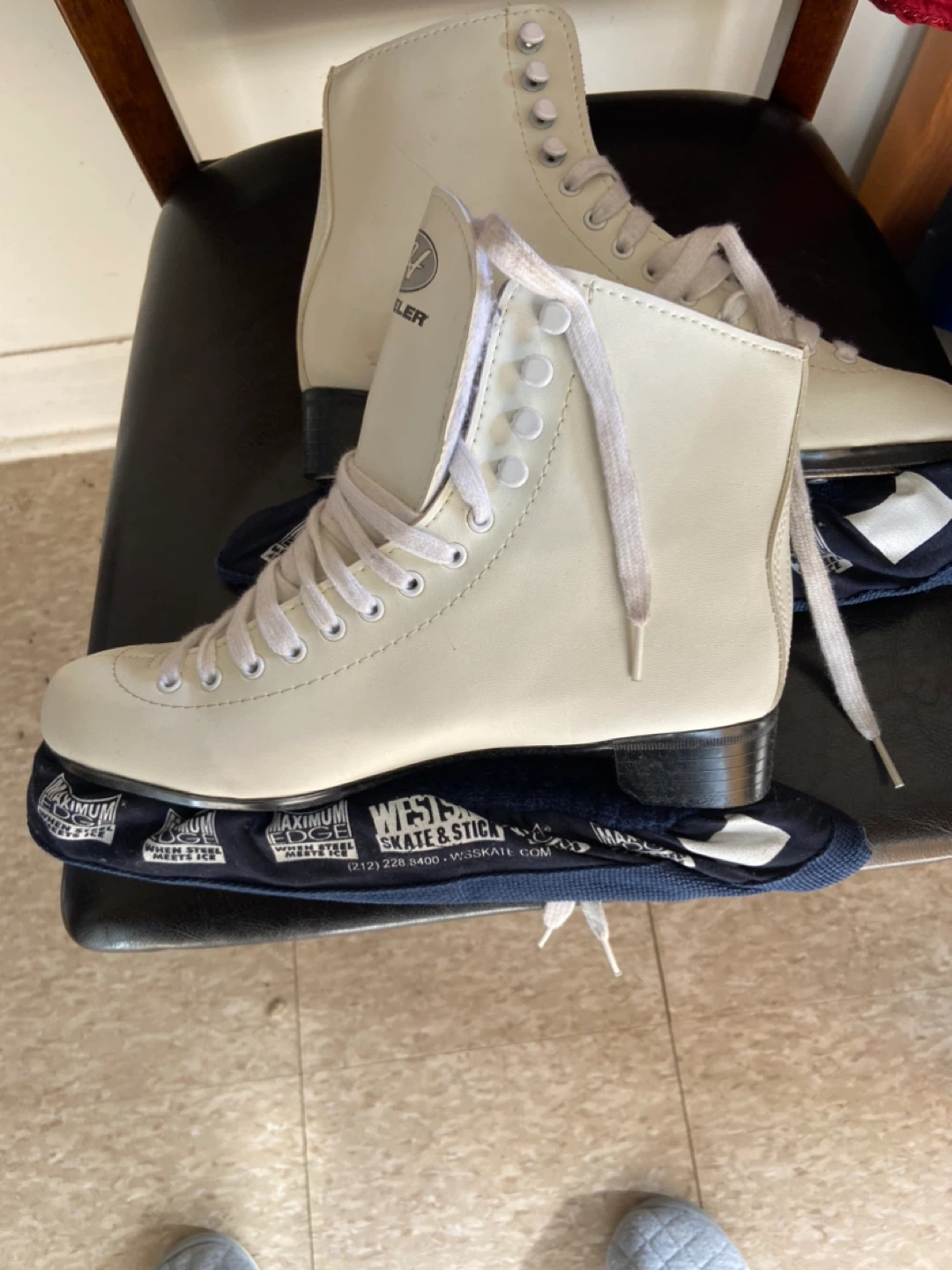 Hespeler Senior Figure Skates - photo 4