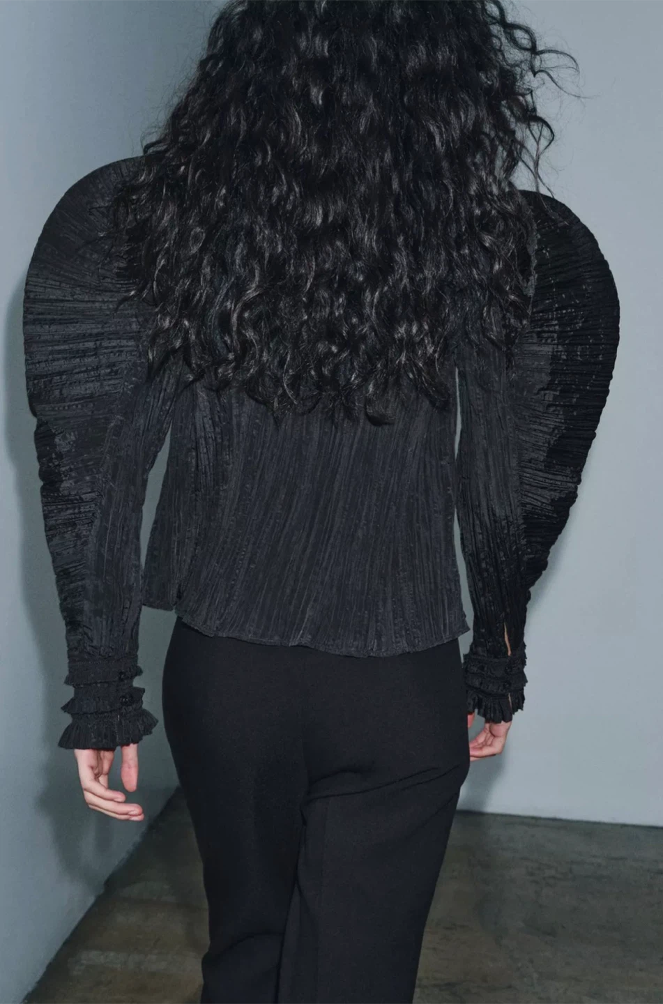 Zara Black Pleated Puff Sleeve Top - photo 2