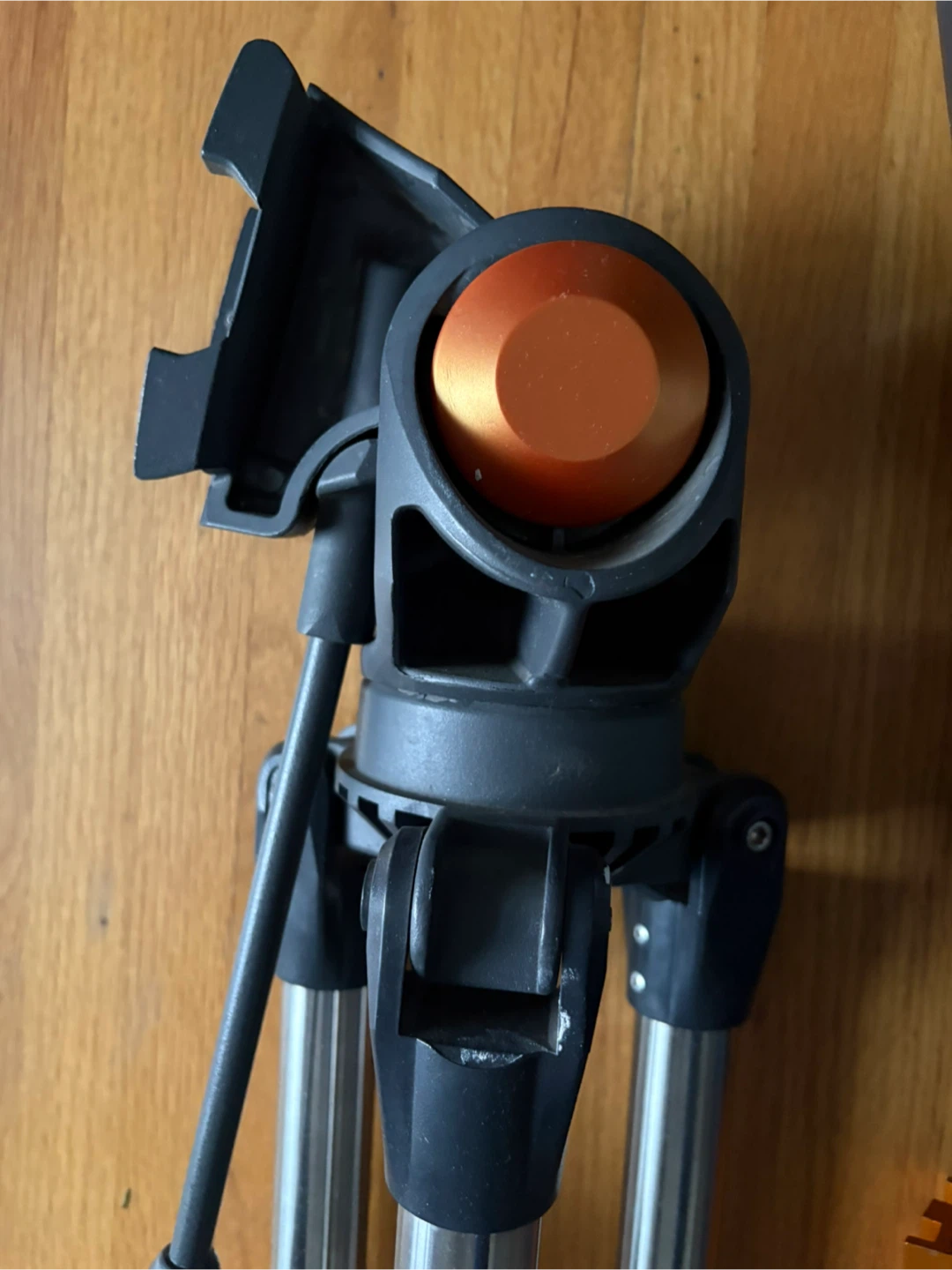 Celestron AstroMaster 70 Telescope with Tripod - photo 3