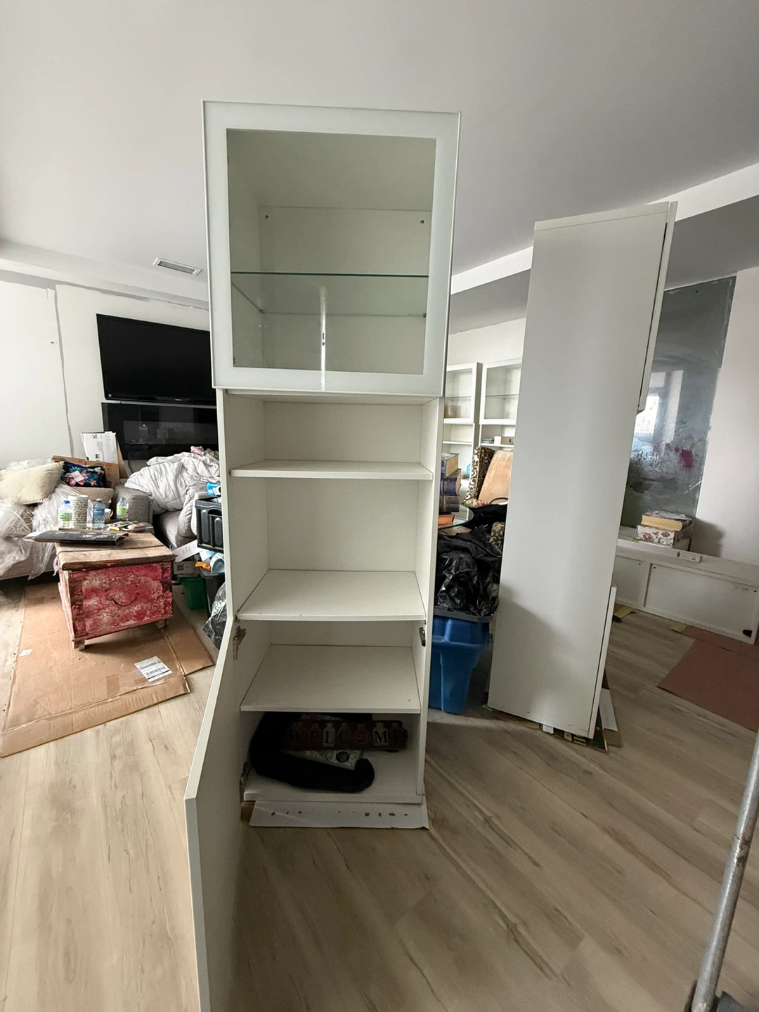 White display cabinet with glass door - photo 2