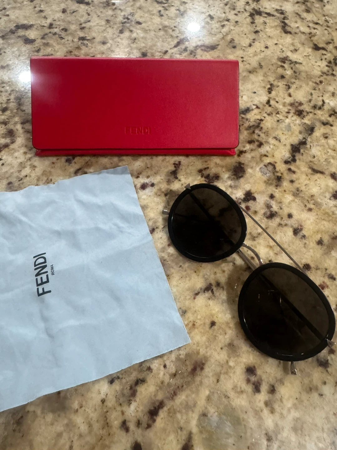 Fendi sunglasses - photo 2