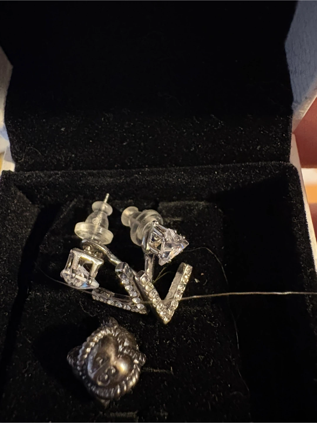 V-Shaped Crystal Earrings with Lion Head Charm - photo 3
