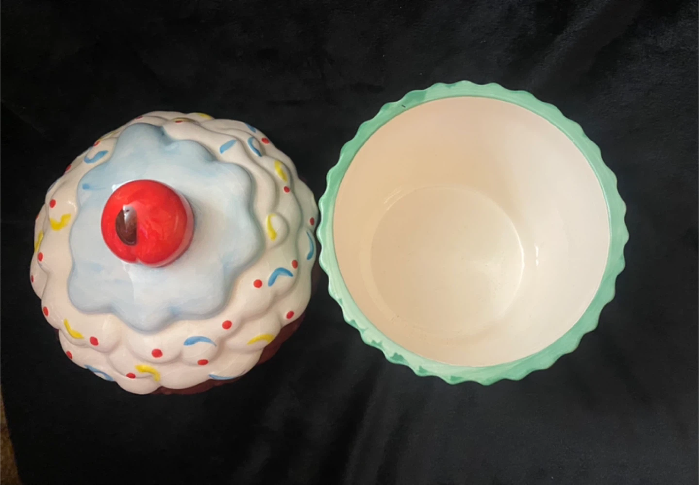 Ceramic Cupcake Treat Jar - photo 3