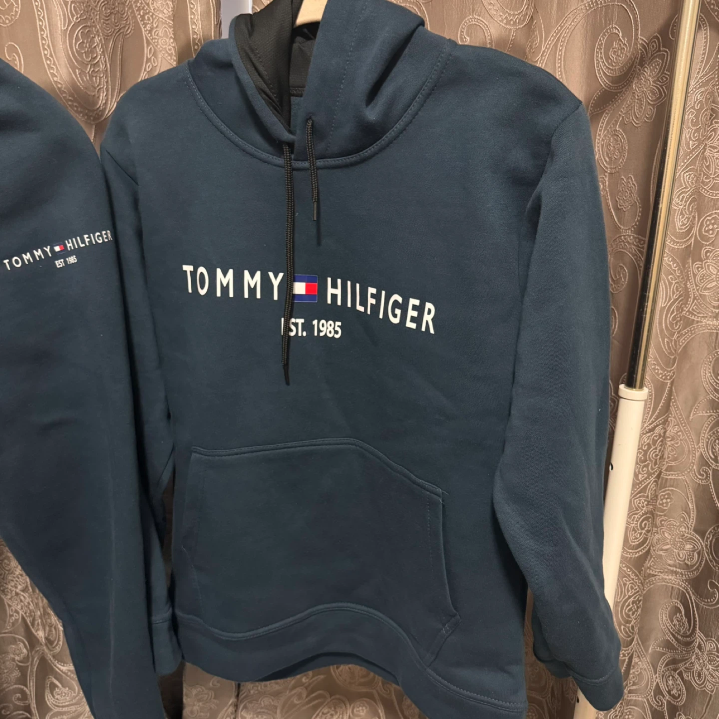 Tommy Hilfiger Hoodie and Sweatpants Set - photo 2