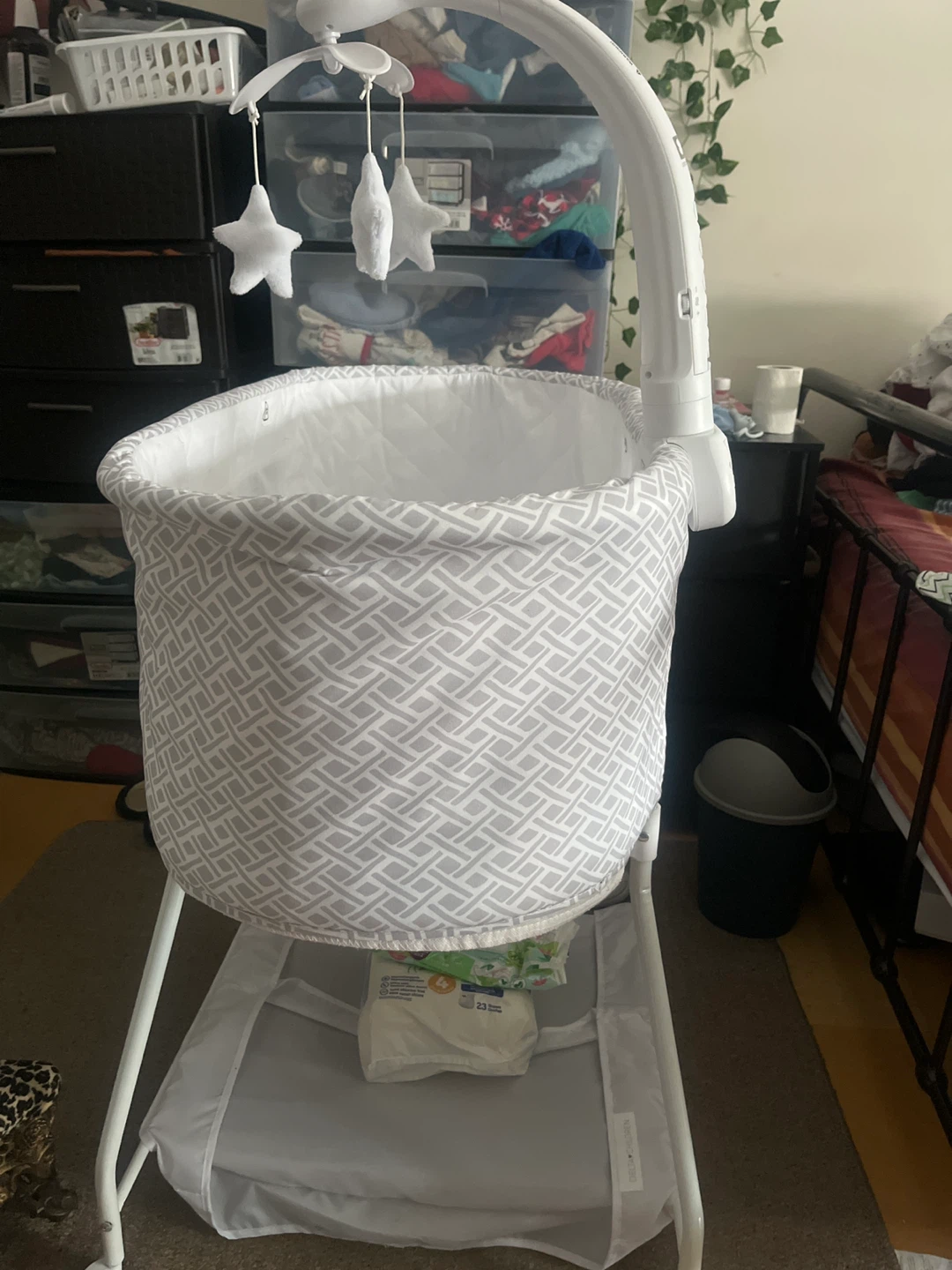Delta Children Bassinet and storage - photo 2
