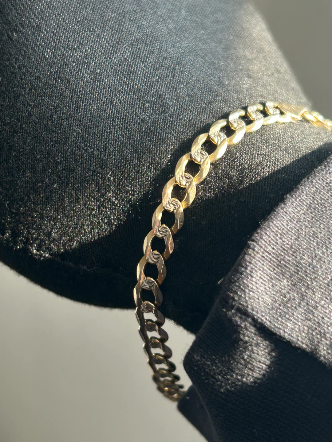 Gold Curb Chain Bracelet - photo 2