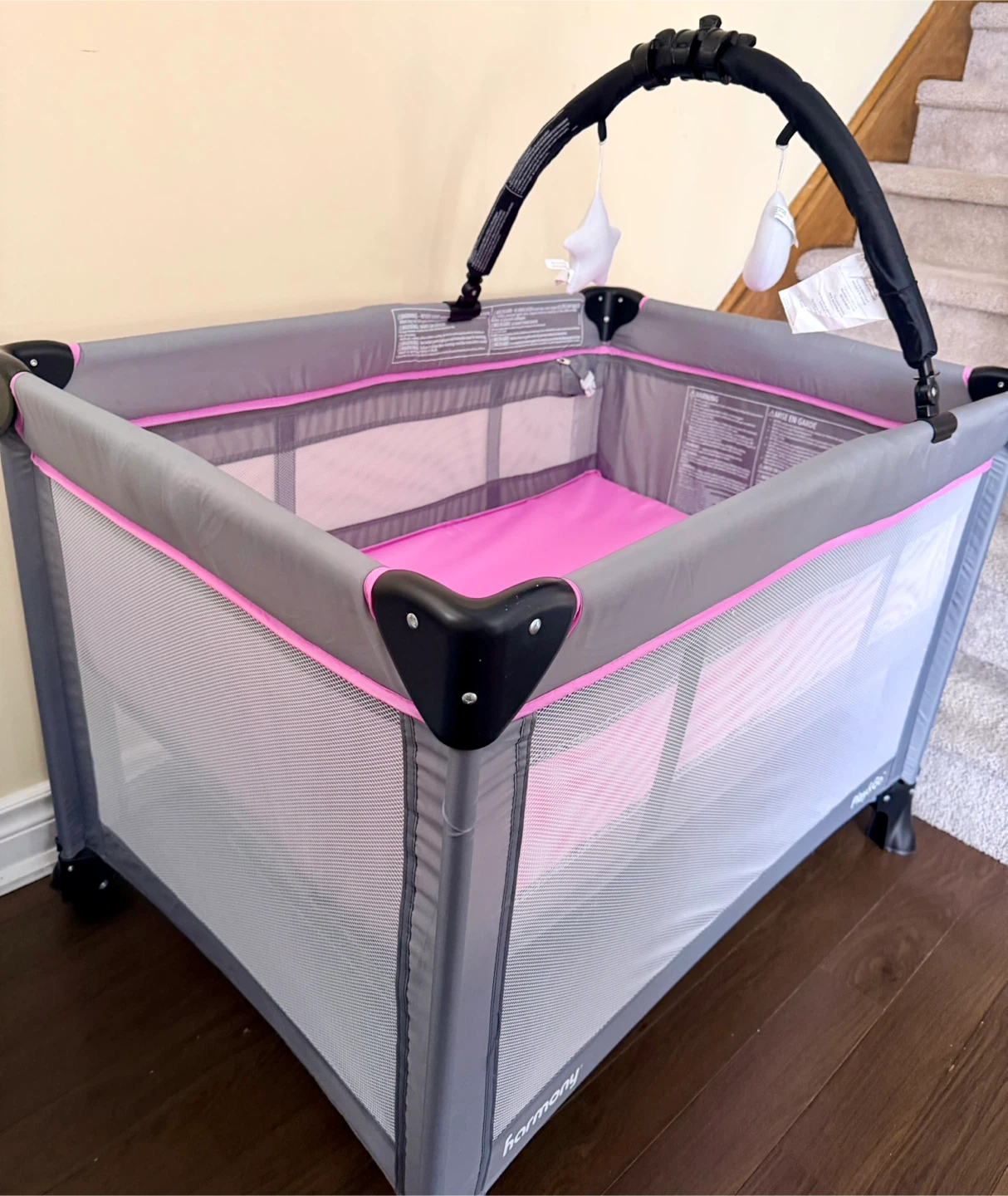 Like New Harmony Play & Go Deluxe Playard – Very Clean
