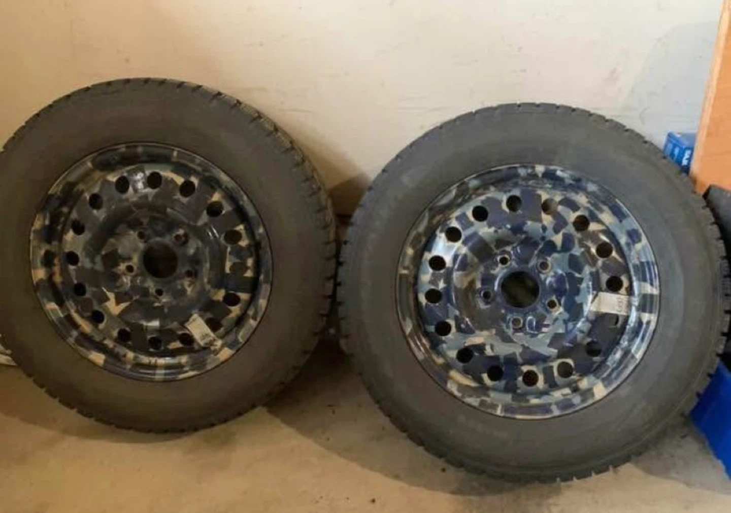 Witer Tire  225/65/ R17 with Camo Rims - photo 2