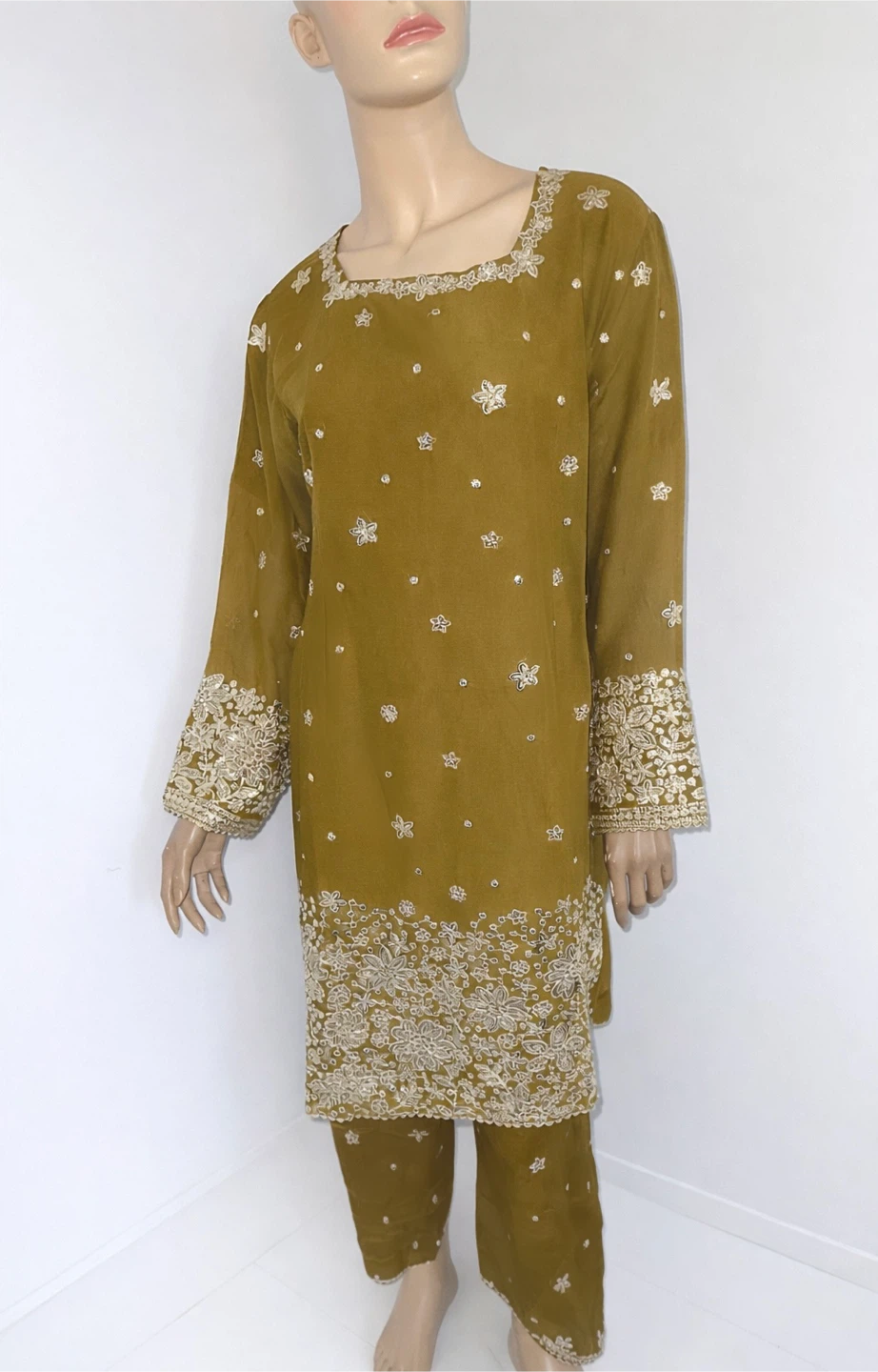 EVERYTHING MUST GO EID SALE 50% OFF - photo 2