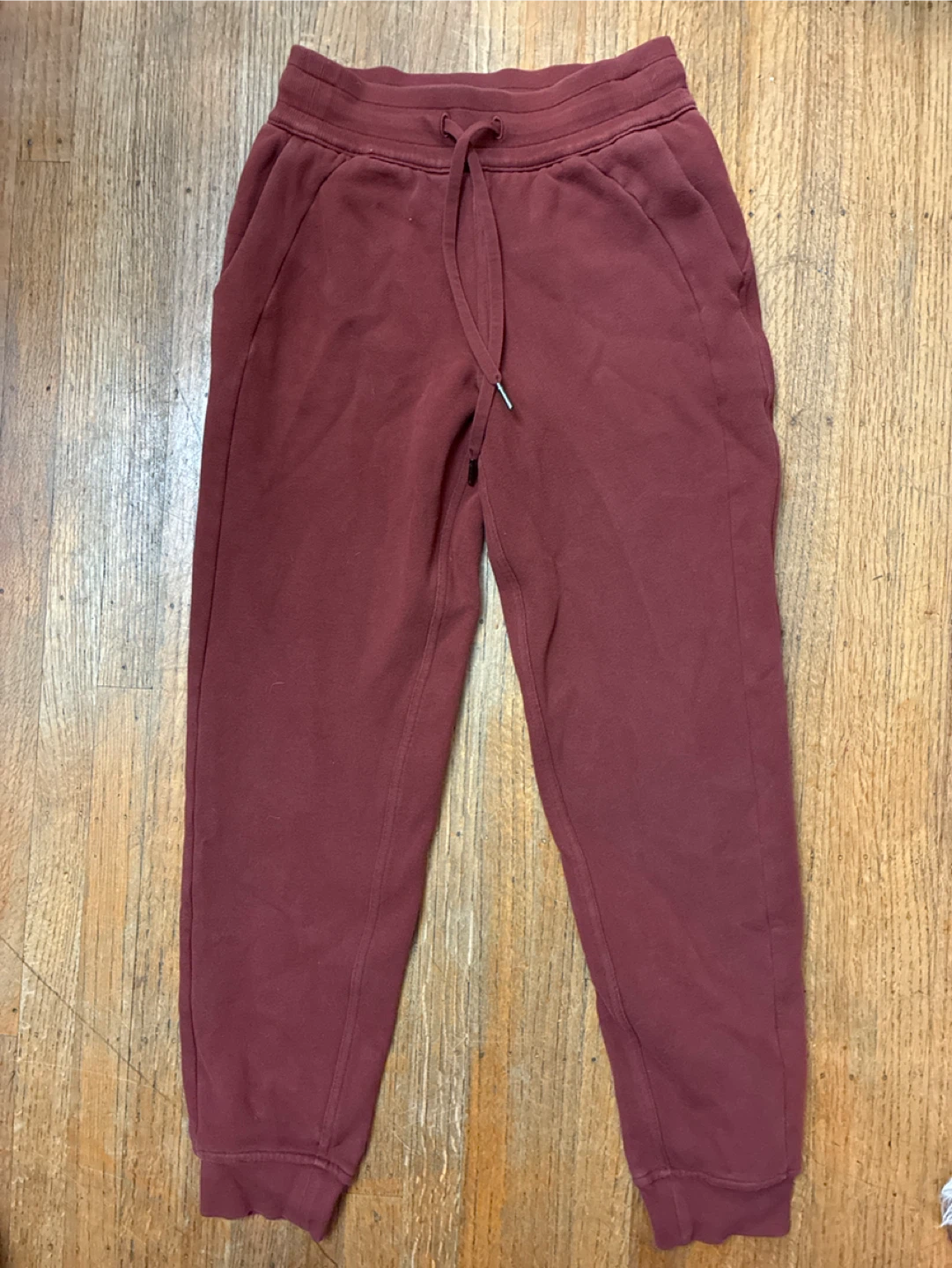 Lululemon Joggers w size 2 Burgundy