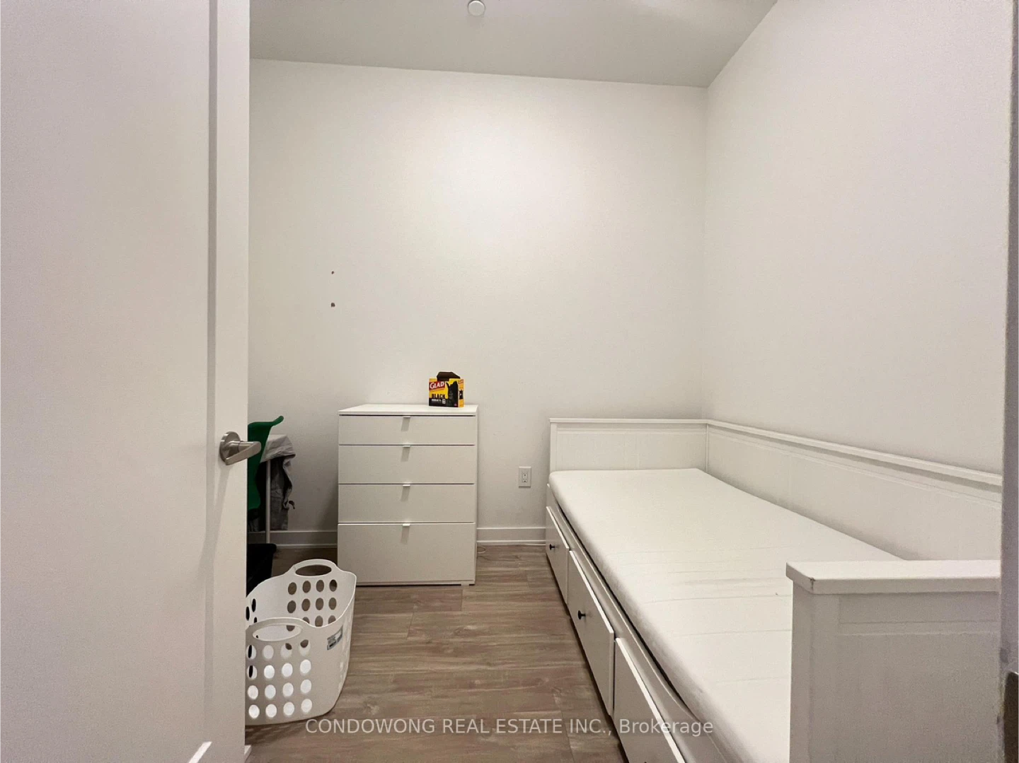 IKEA White Daybed with 3 Drawers