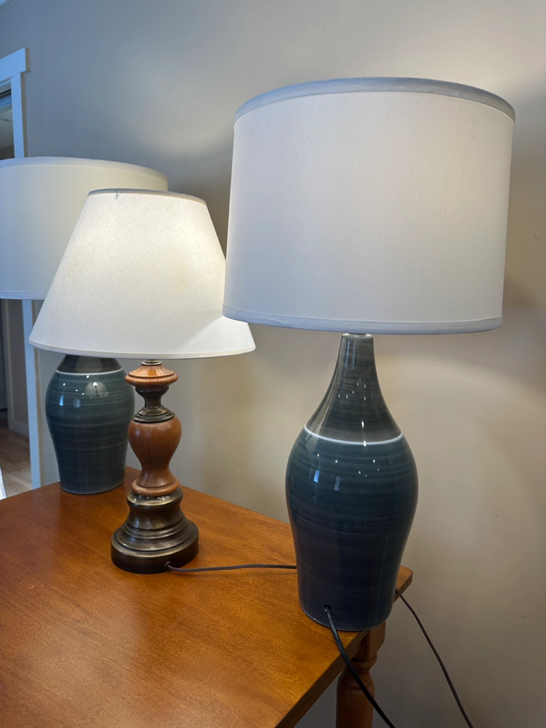 Ashley’s Ceramic Matching Table Lamps / Wood Lamp (CAN DELIVER) - photo 3