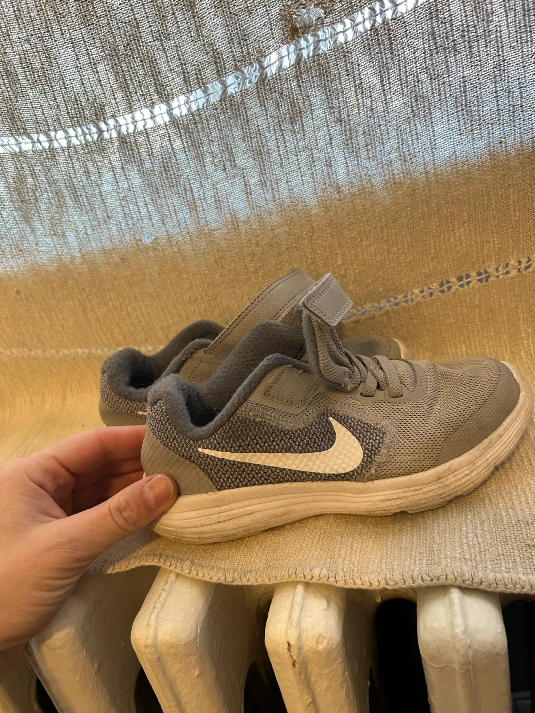 Nike Revolution 4 TD Kids Shoes Grey White Size 12.5C