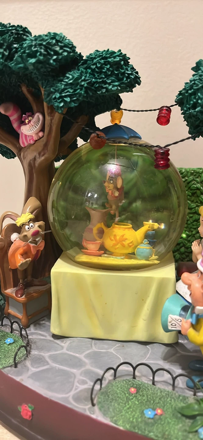 Disney Retired Alice in Wonderland Musical Snow Globe - photo 3