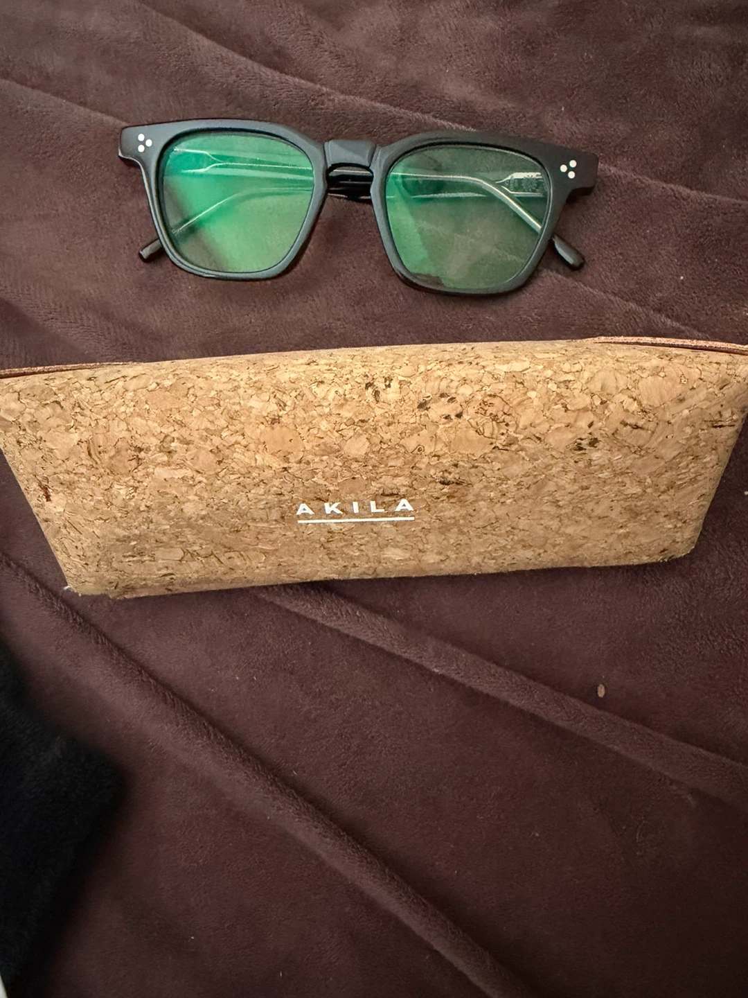 AKILA Black Glasses with Case