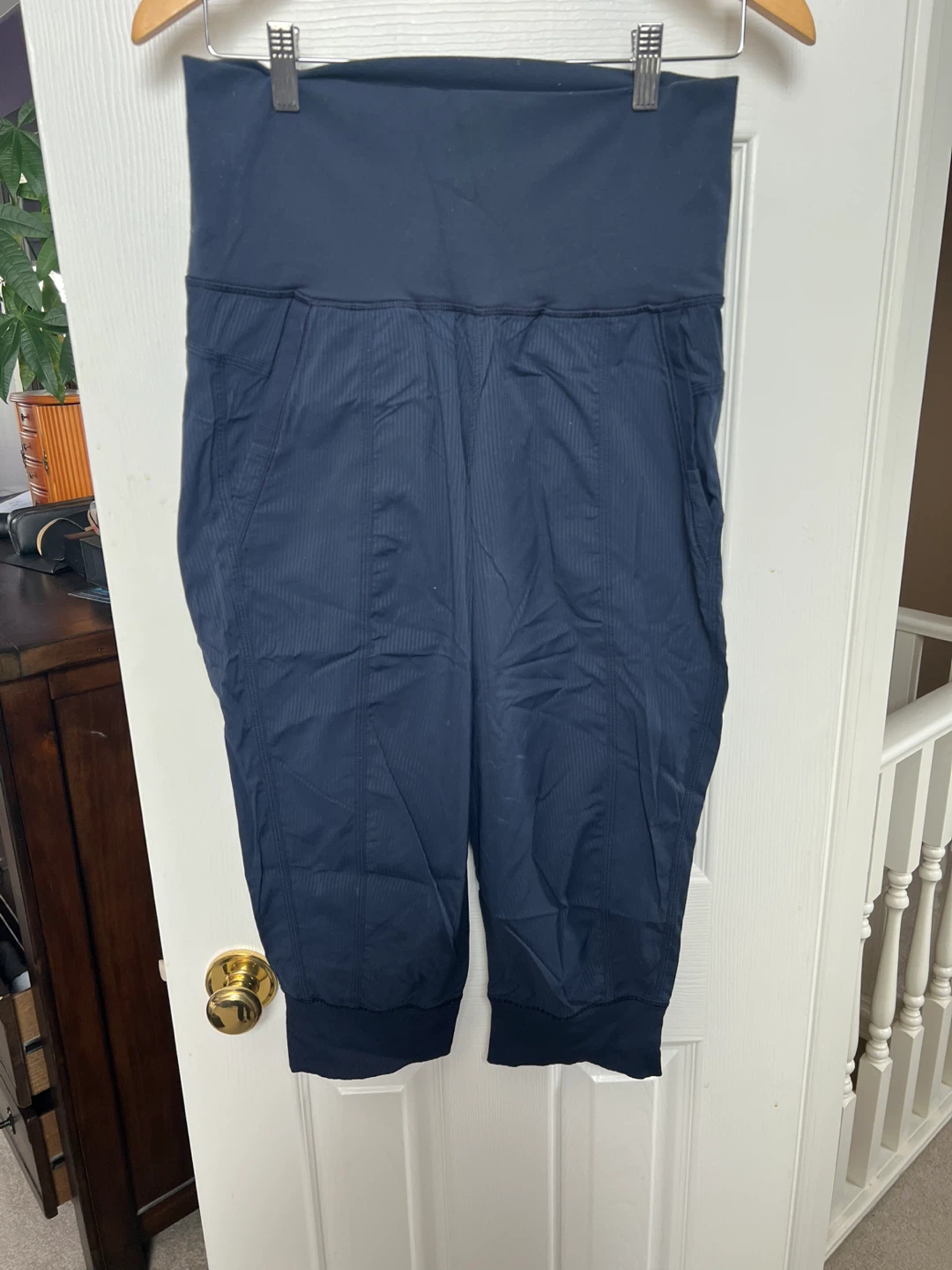 Lululemon Navy Blue Cropped dance studio pants Size 8