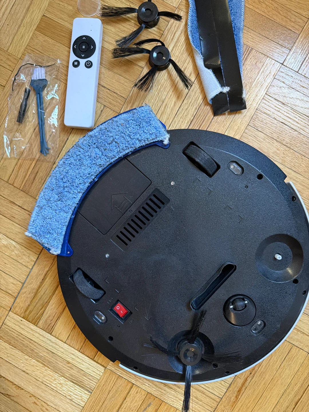 White Robot Vacuum Cleaner with Remote - photo 4
