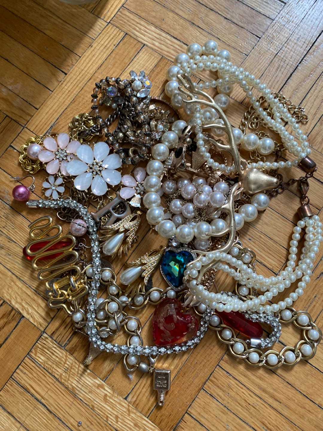 Assorted Costume Jewellery in a Jar - photo 3