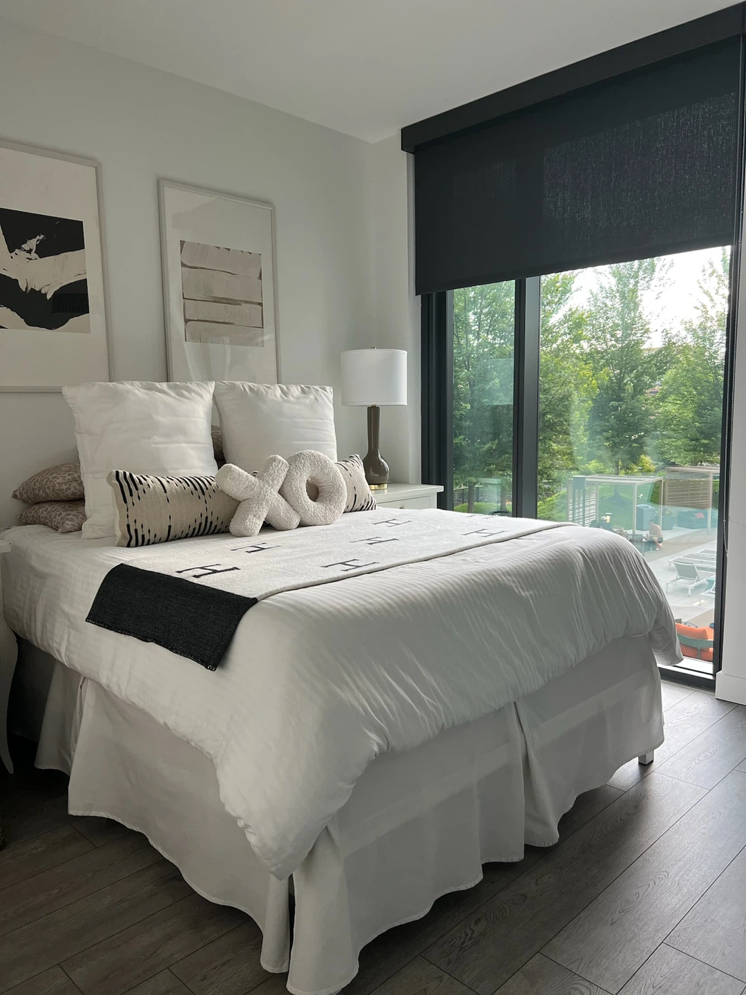 2 twin / queen box spring like NEW