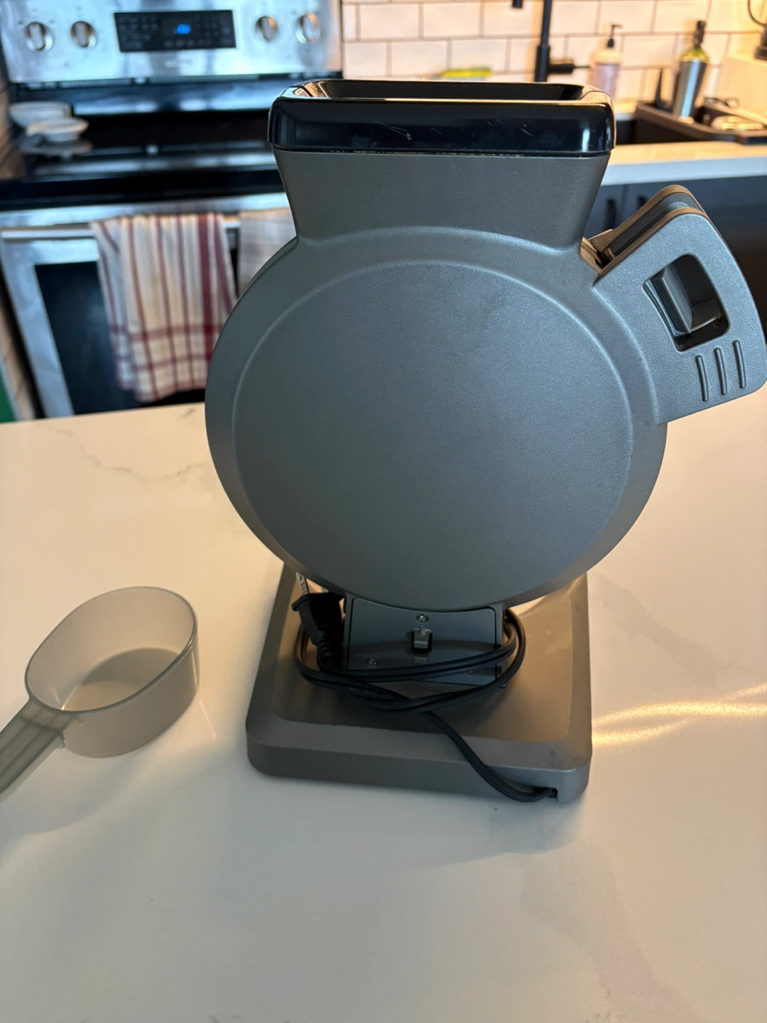 Cuisinart WAF-300 Belgian Waffle Maker - photo 4