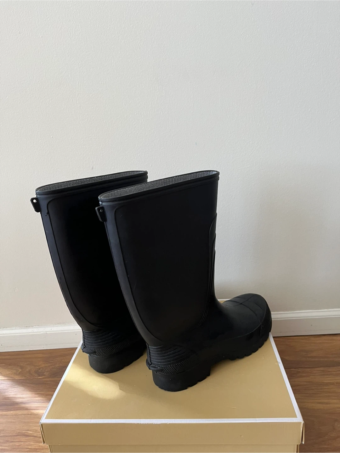 Black Rubber Boots Size US 8-9 - photo 3