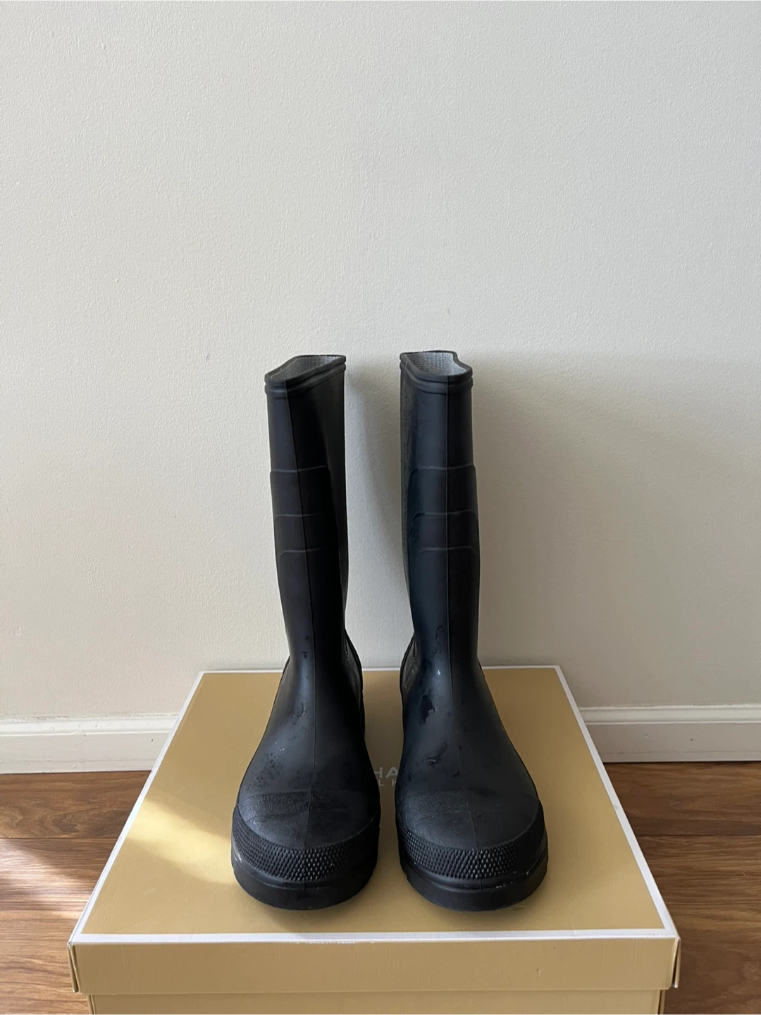 Black Rubber Boots Size US 8-9 - photo 2