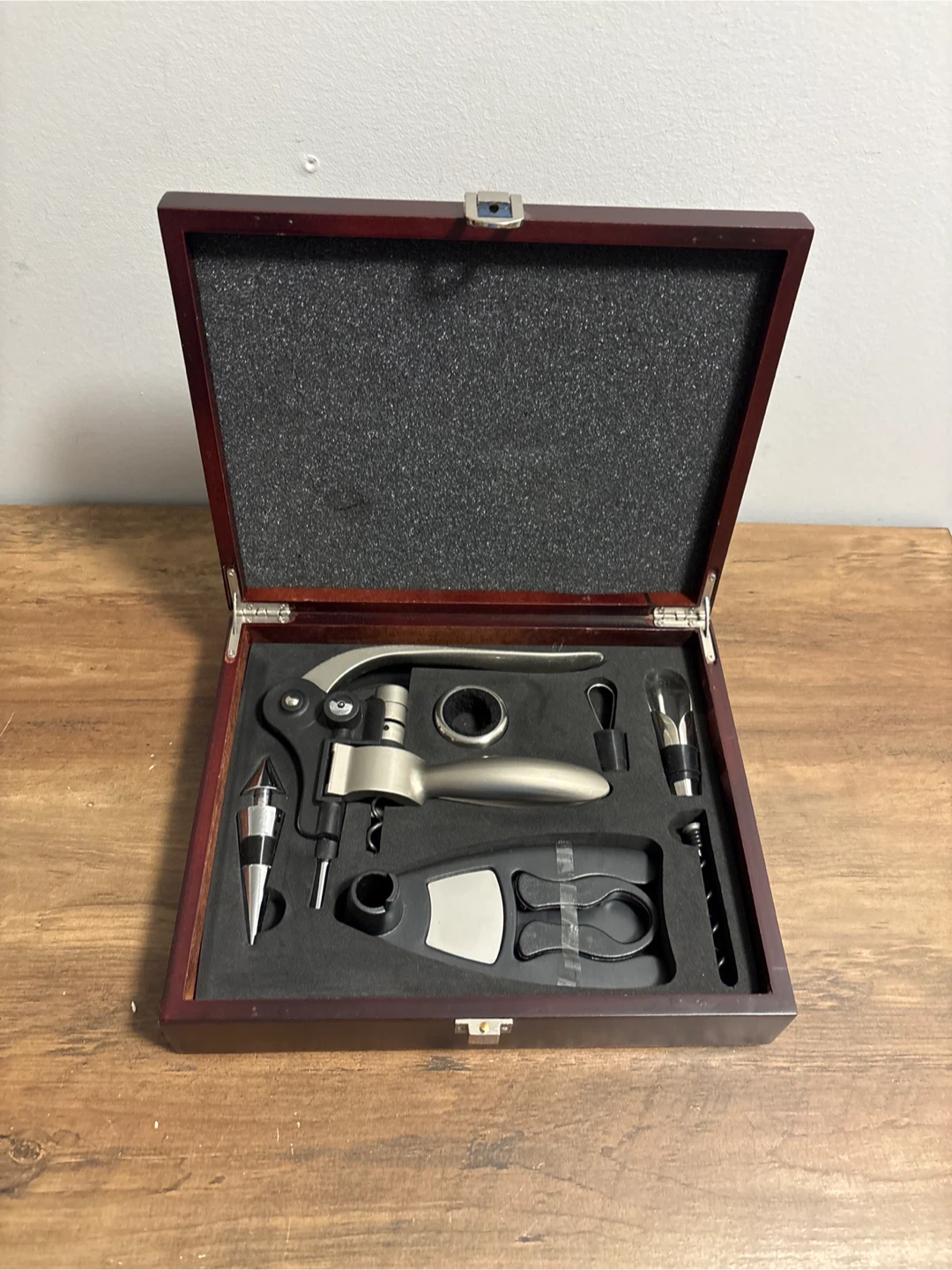 Vintage Wine Accessory Set - photo 3