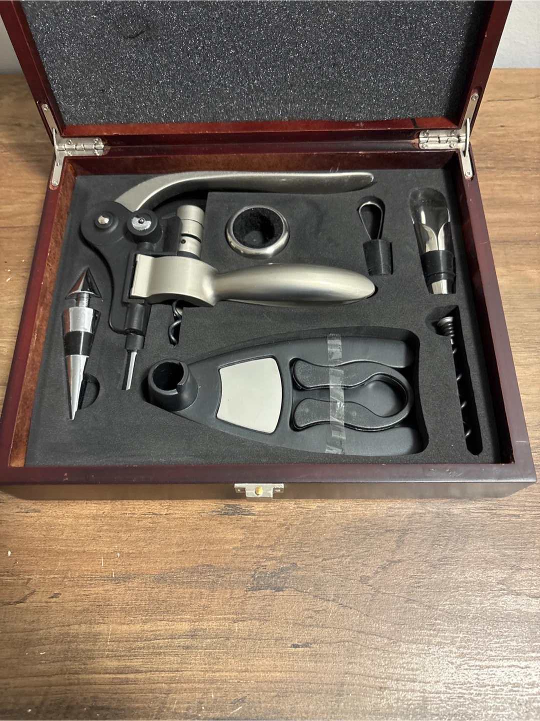 Vintage Wine Accessory Set - photo 2