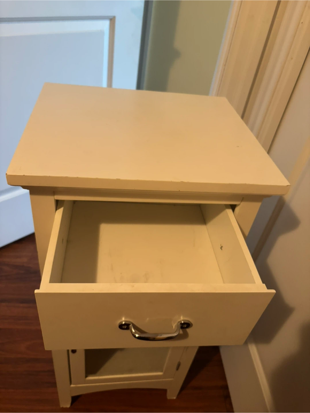 White small cabinet/nightstand with drawer and glass door - photo 4