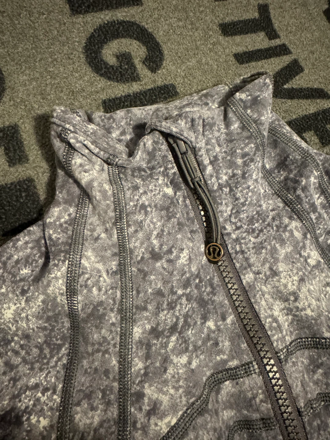 Lululemon Grey Marble Print Zip-Up Jacket Size XS - photo 2