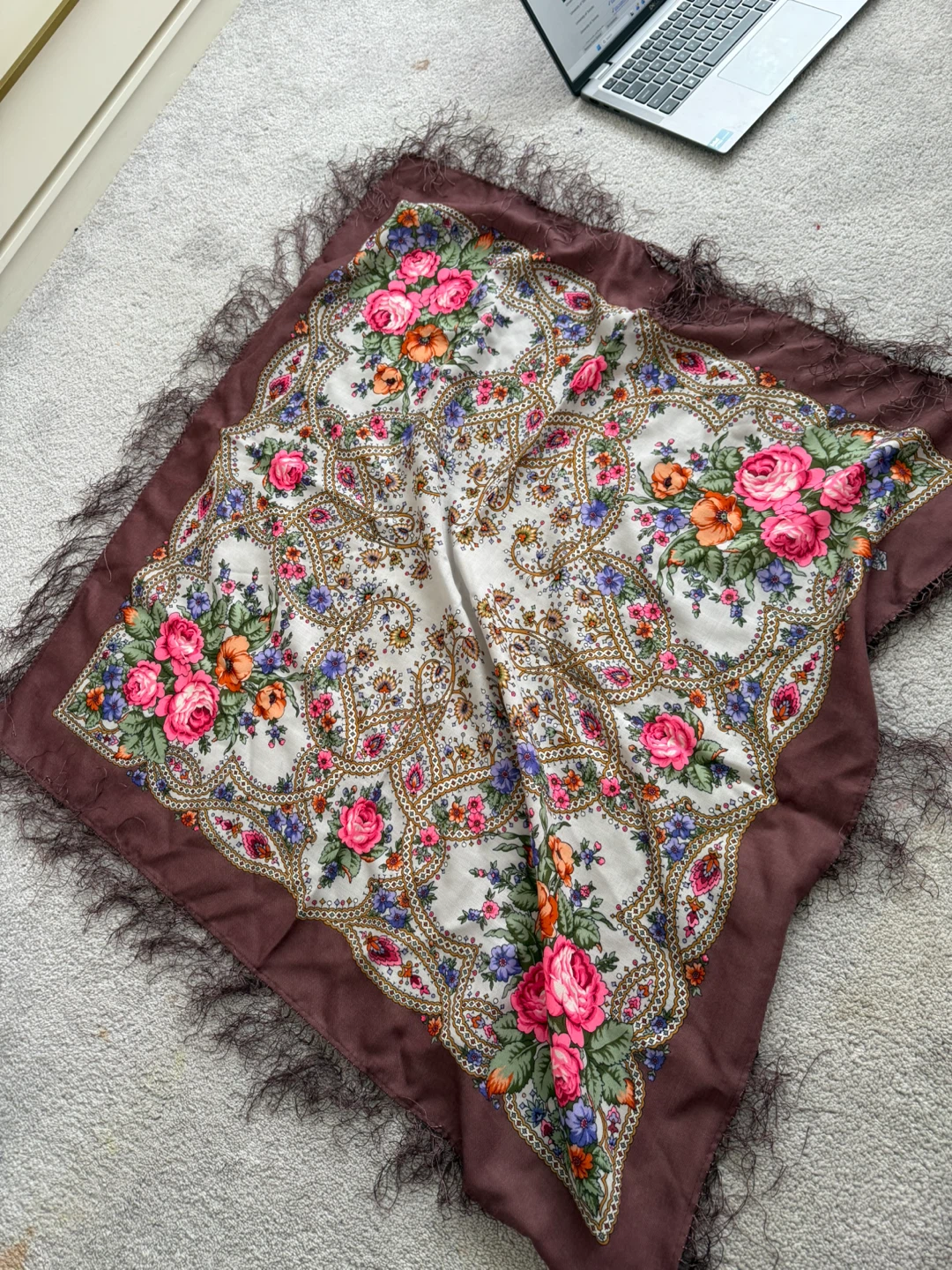 Pavlovo Posad Wool Scarf with Fringed Edges