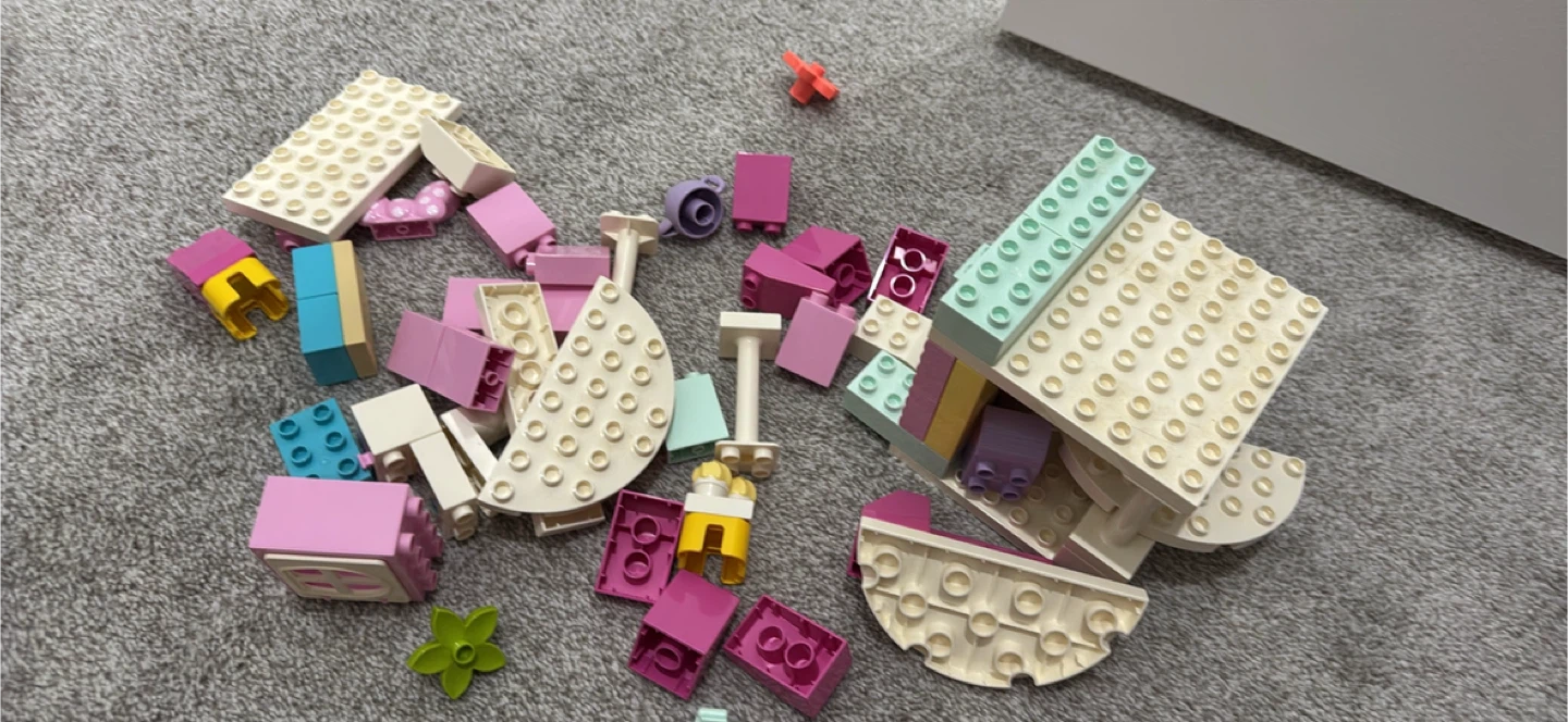 LEGO DUPLO Minnie Mouse's 10942 - photo 2