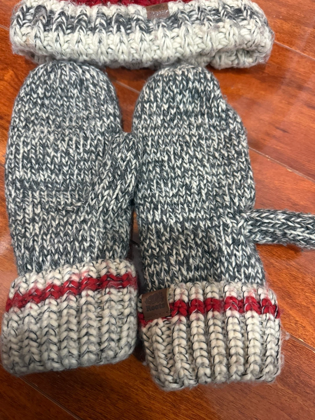EUC Roots Hat/Mittens Set - photo 2