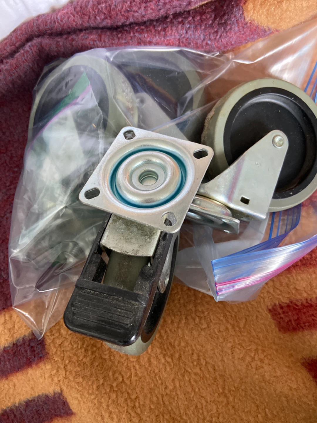 Set of 4 Swivel Caster Wheels - photo 2