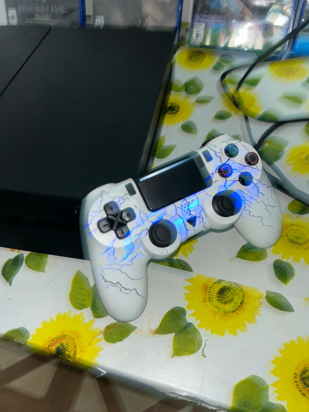 Sony PlayStation 4 (PS4) with Controller and Games - photo 4