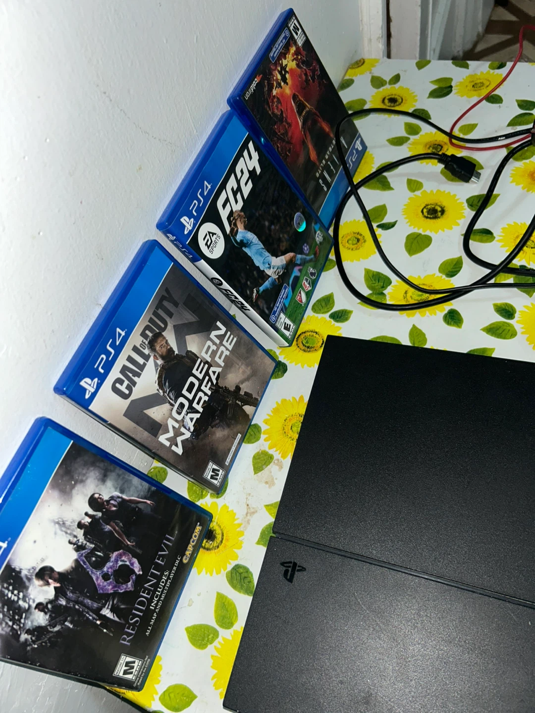 Sony PlayStation 4 (PS4) with Controller and Games - photo 3