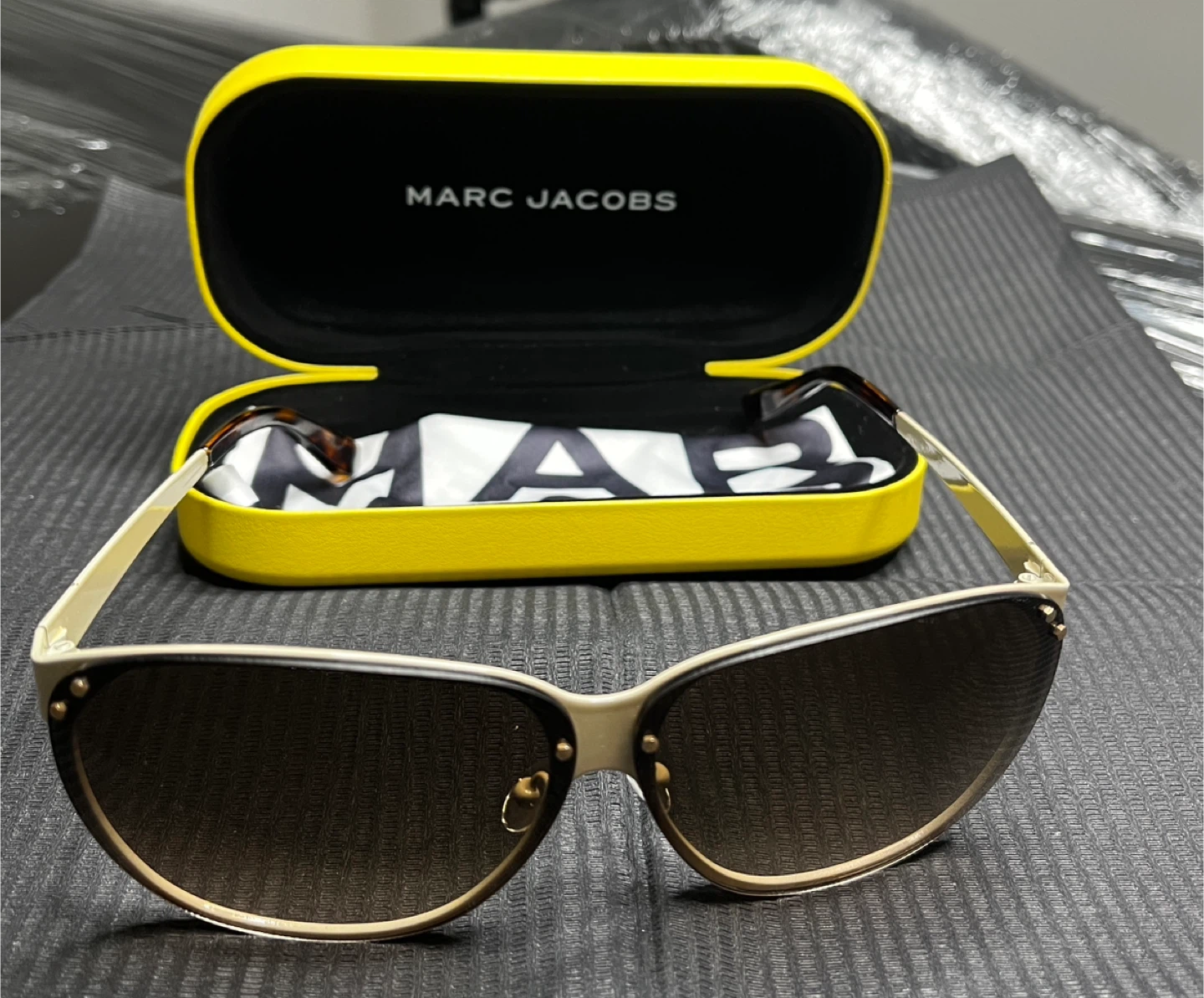 Marc Jacobs Women's Sunglasses with Case