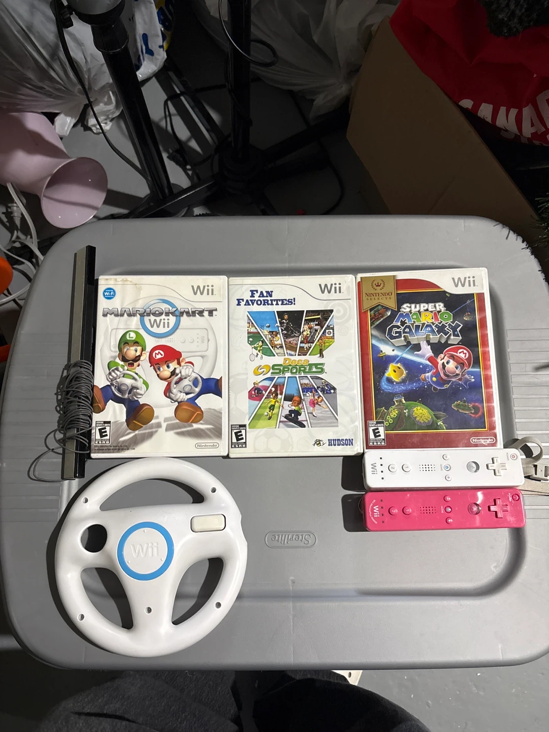 Nintendo Wii Bundle with Games and Accessories - photo 2