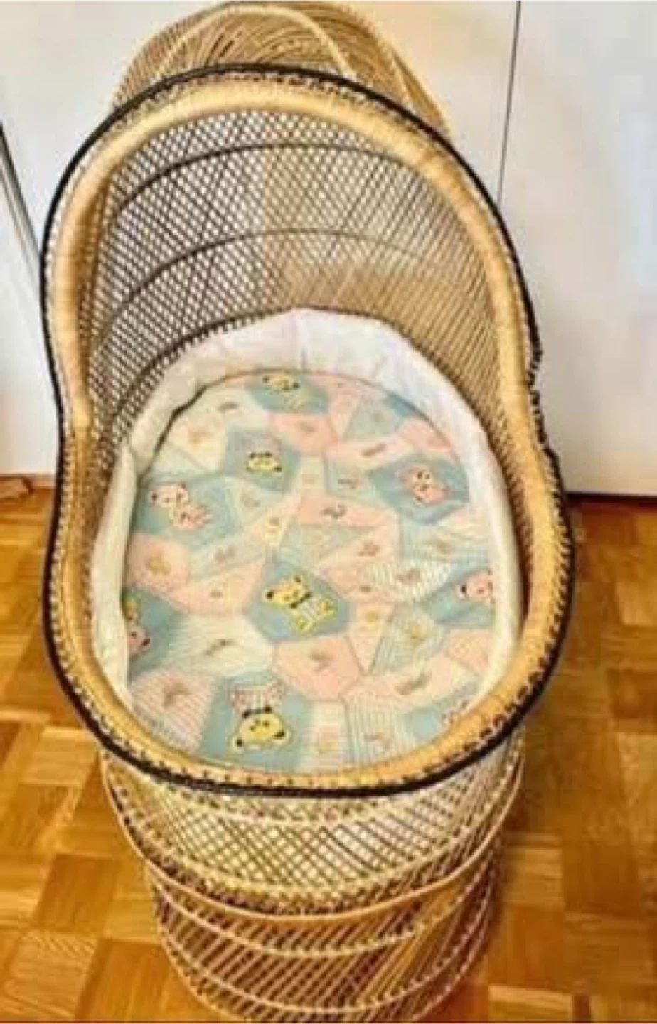 Vintage Wicker Bassinet with Assessories - photo 3