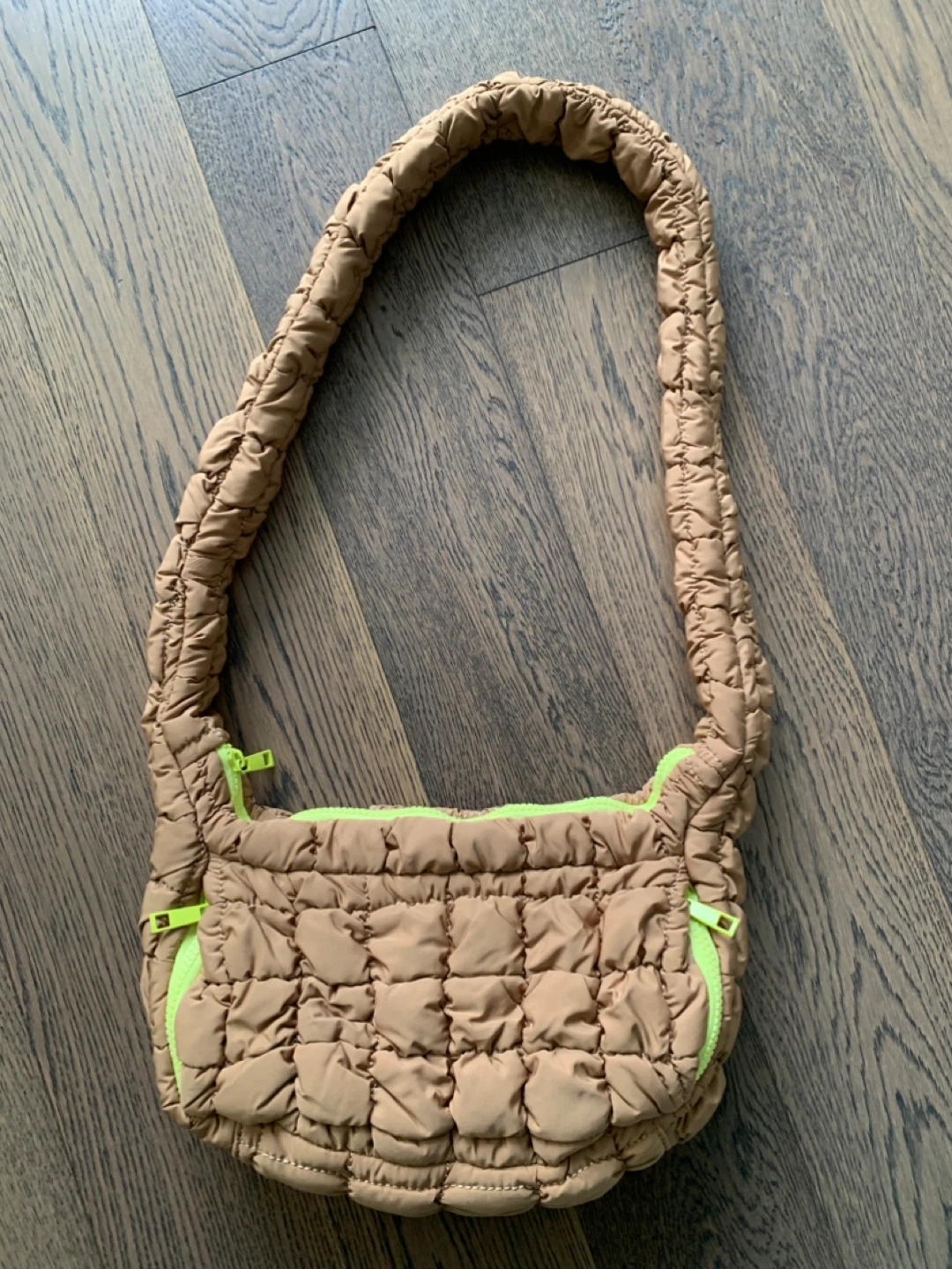 Urban Outfitters Puffer Bag - photo 2