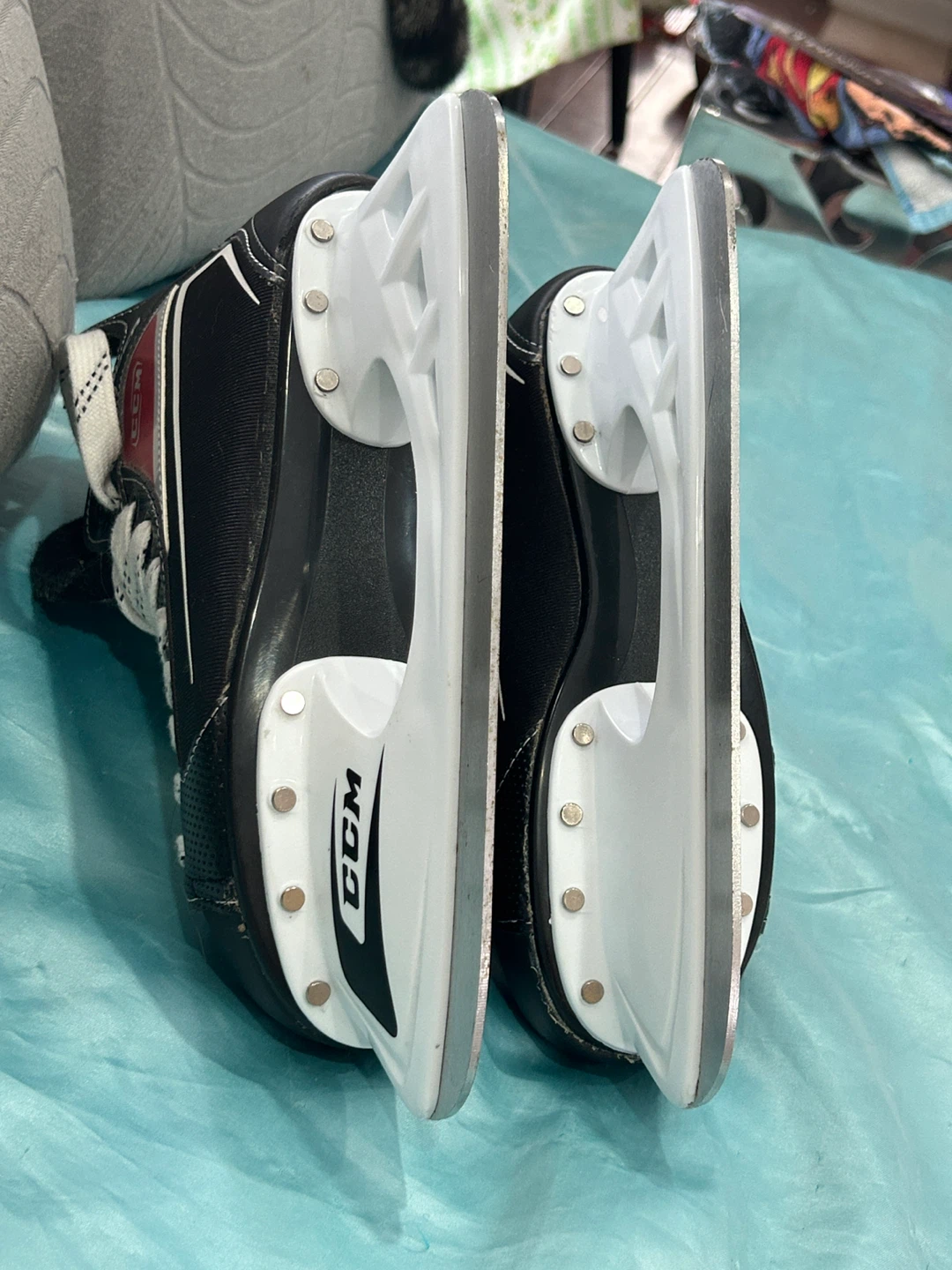 CCM Ice Skates size 5 (SOLD IN FB MARKETPLACE) - photo 4