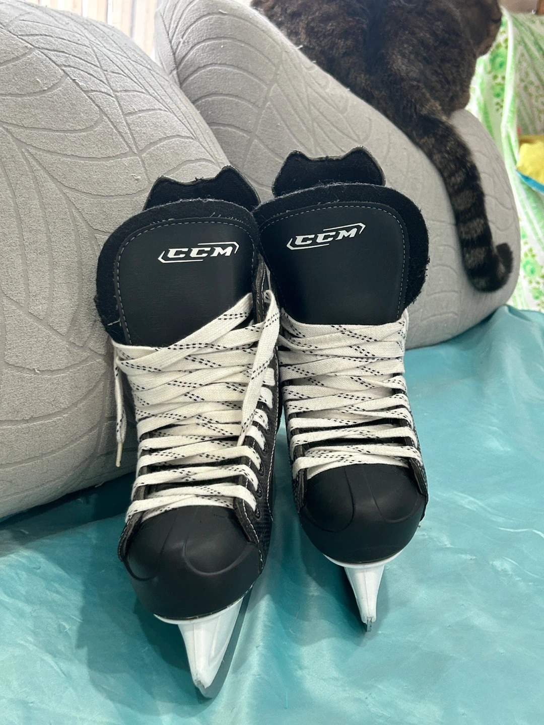 CCM Ice Skates size 5 (SOLD IN FB MARKETPLACE) - photo 2