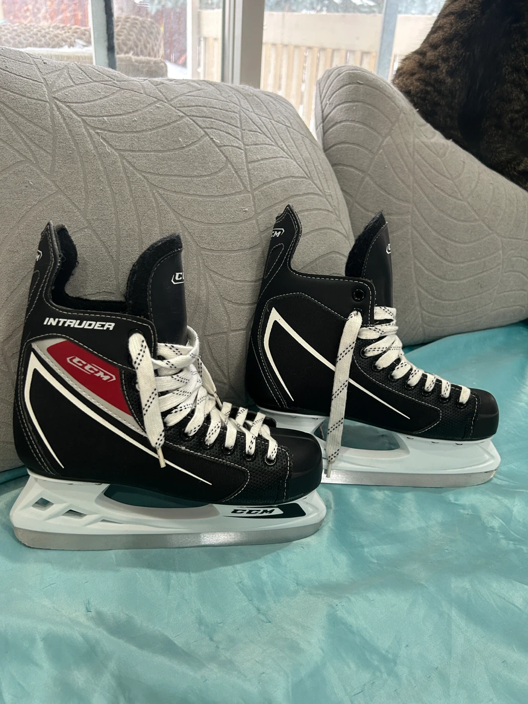CCM Ice Skates size 5 (SOLD IN FB MARKETPLACE)