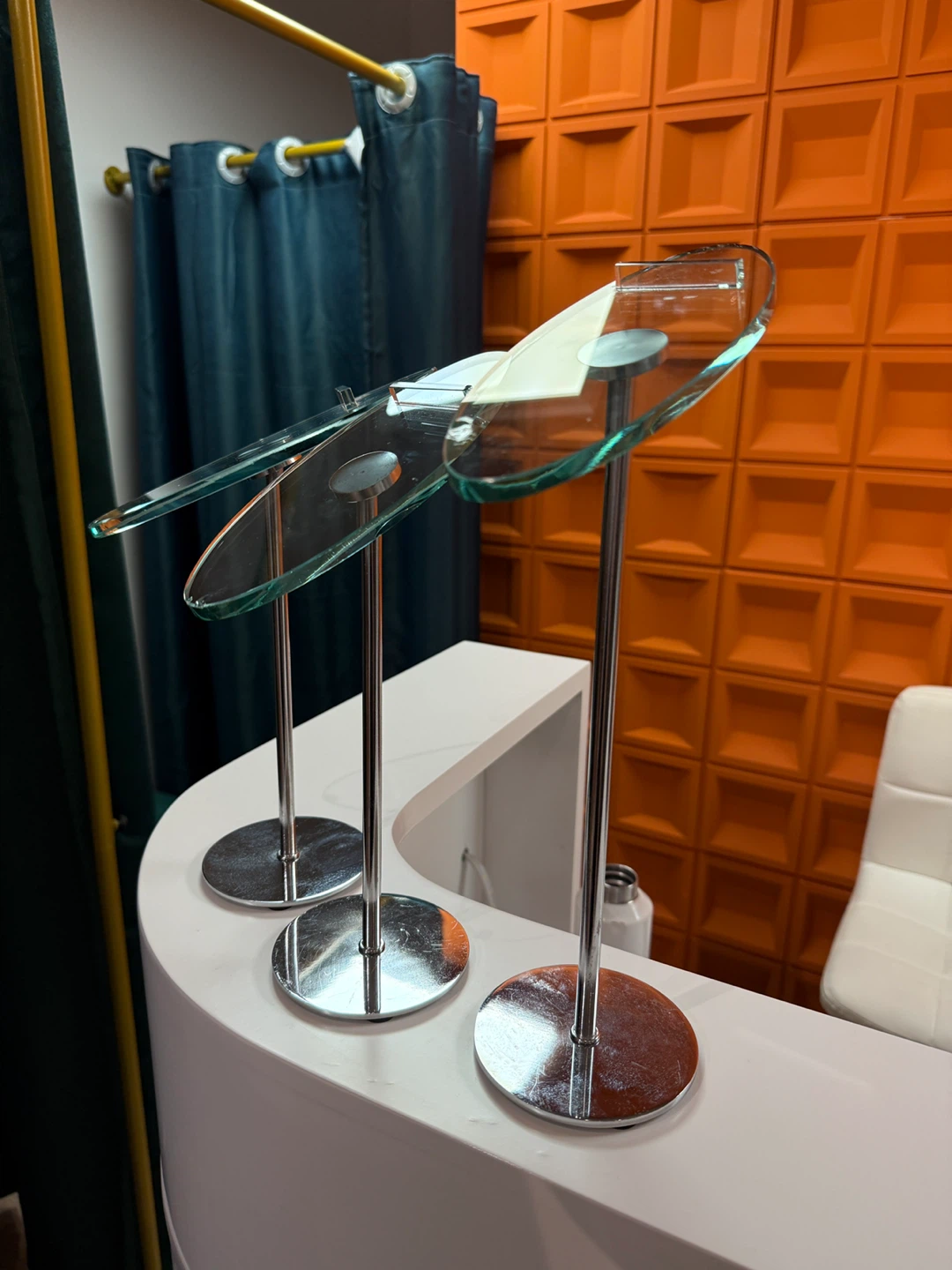 Clear Glass Shoe Display Fixture - photo 2
