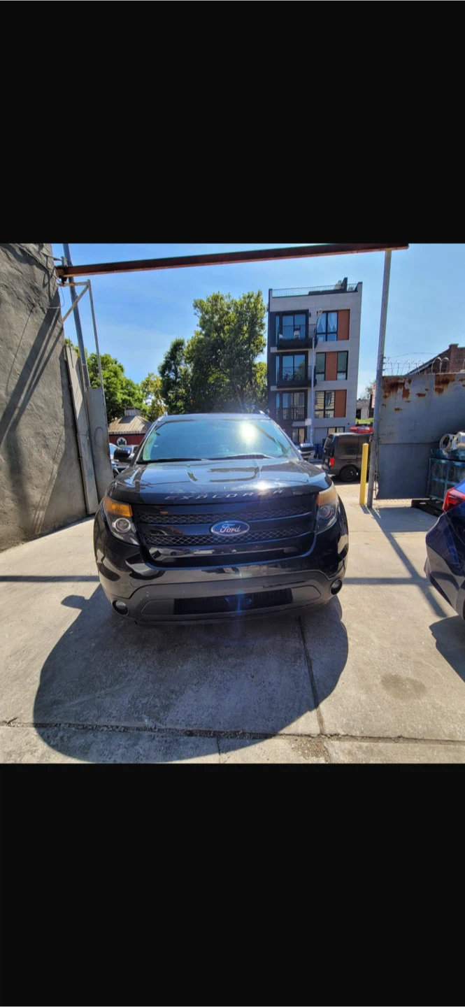 Black Ford Explorer SUV